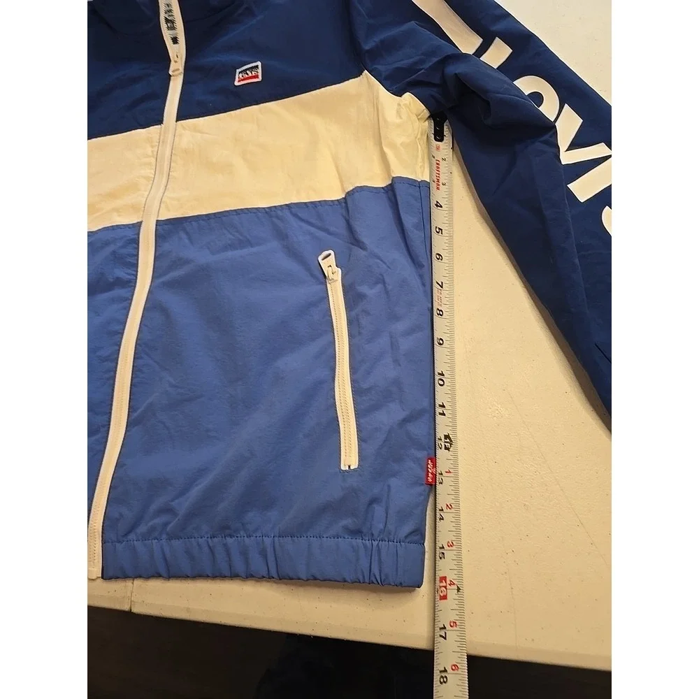 Levis Strauss Men's Windbreaker / Zip up Jacket Nylon Full Zip Hood‎ Large